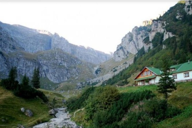 1 day CARPATHIAN PEAKS & CHALETS hike - The hiking portion: pace, distance, and what to expect