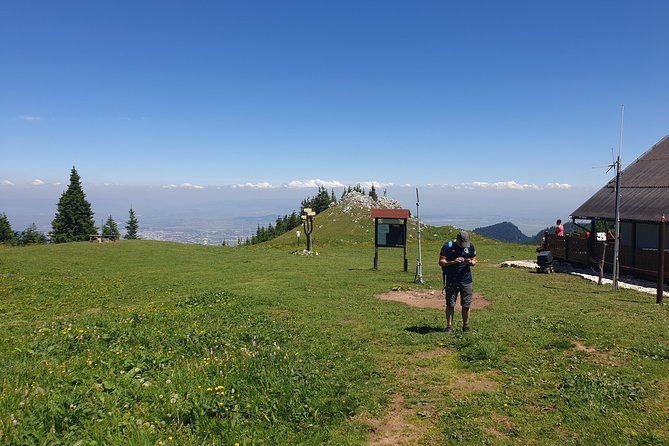 1 day CARPATHIAN PEAKS & CHALETS hike - Andrei the guide: the secret sauce for an easy-feeling day