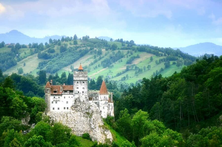 1-Day Guided Tour: Bucharest-Peles, Dracula Castle & Brasov - Brasov walking tour: Black Church and Council Square in real streets