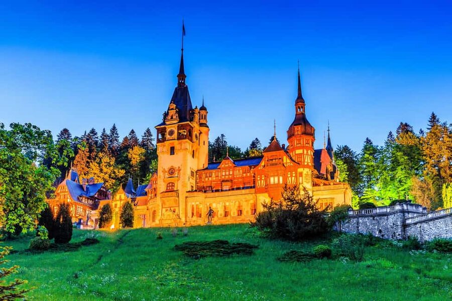 1-Day Minivan Tour 3 Castles: Peles, Wednesday & Dracula’s - Who this tour suits best (and who should rethink it)