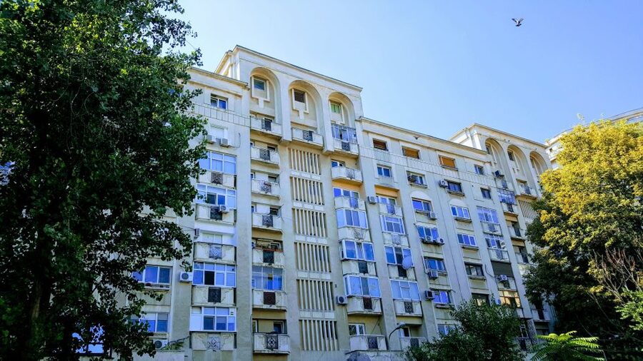3-Hour Guided Tour of Communist Bucharest - Pace, shade, and what the guide does really well