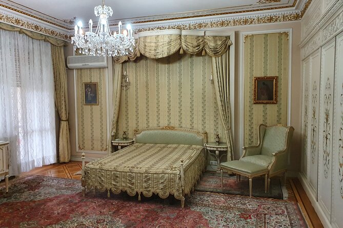 6h Bucharest Communism Private Tour - Ceausescu Mainson - Piaka Revolukiei, the Romanian Revolution of December 1989