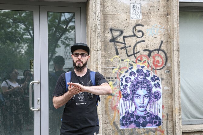 Alternative Bucharest Walking Tour - Meeting fellow people without losing the thread
