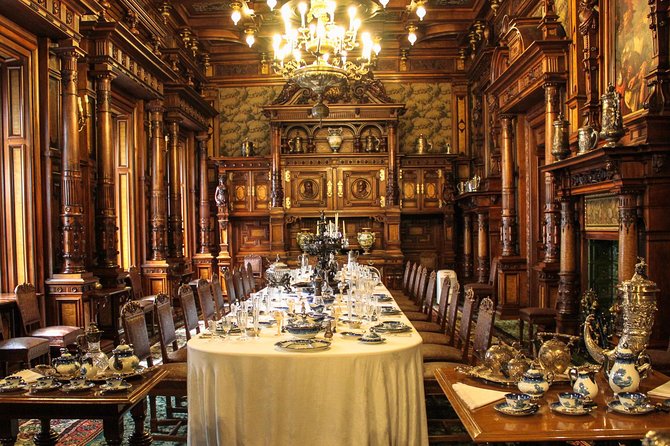 Bear Sanctuary, Bran (Dracula) Castle, Peles Castle From Brasov - Transportation and pacing: air-conditioned comfort, real drive time