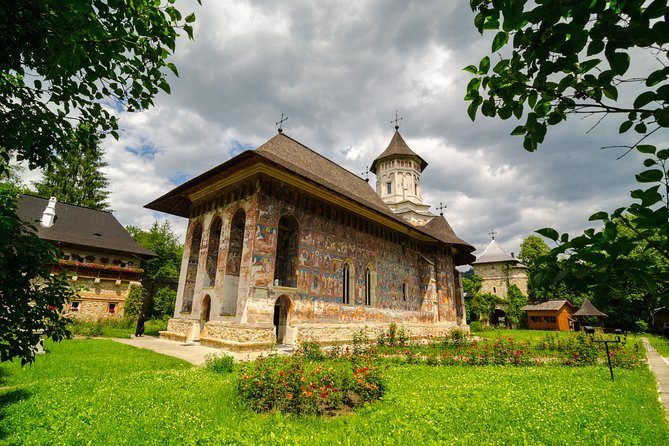 Best of Romania in 10 Days - Day 9: Palace of the Parliament and Bucharest Village Museum