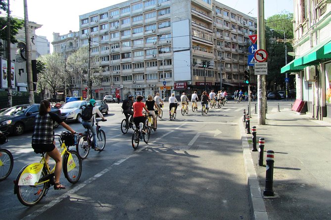 Bicycle Sightseeing in Bucharest - Piaka Revolukiei memorial: the end of the communist regime