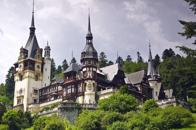Bran Castle, Peles Castle and Brasov City - Private Tour from Bucharest - The guide factor: what makes the castles stick