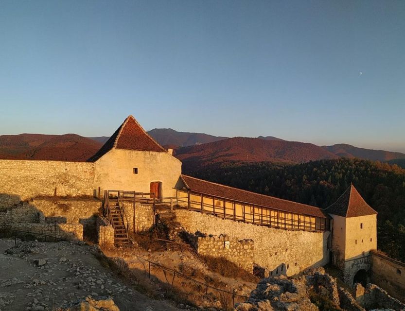 Brasov: Bear Sanctuary, Bran Castle & Rasnov Fortress Tour - Rasnov Fortress: the hilltop walk that keeps paying off