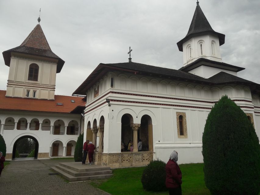 Brasov: Transfagarasan Highway, Balea Lake & Carta Monastery - Photo stops and free time, how the timing actually feels