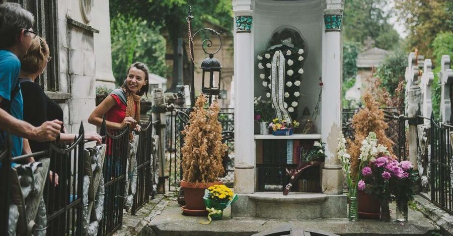 Bucharest: 3-Hour Dark History Tour with a Local - Following the clues: why Bucharest feels so different on this tour