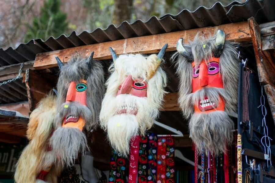Bucharest: Bran Castle and Bear Sanctuary Small-Group Tour - Lunch and Photo Time: How This Day Trip Avoids the Rush