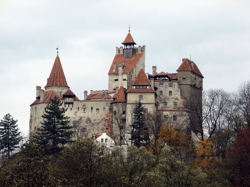 Bucharest: Bran & Peles Castle with Rasnov Citadel Day Trip - Rasnov Citadel: the defense fortress story you can walk through