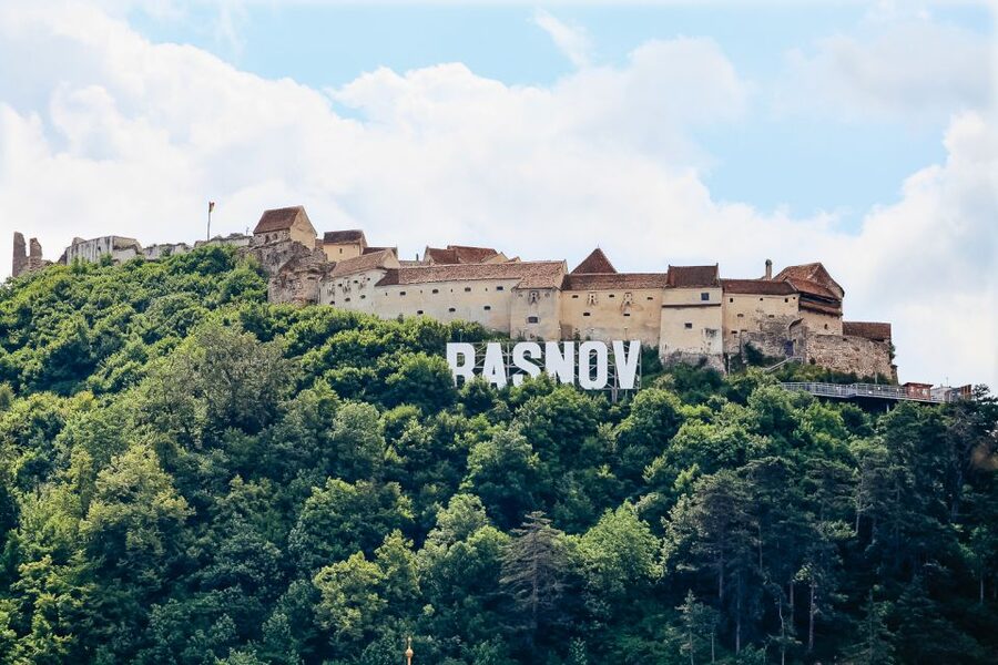 Bucharest: Bran & Peles Castle with Rasnov Citadel Day Trip - Should you book this Bucharest to Bran, Peles, and Rasnov tour?