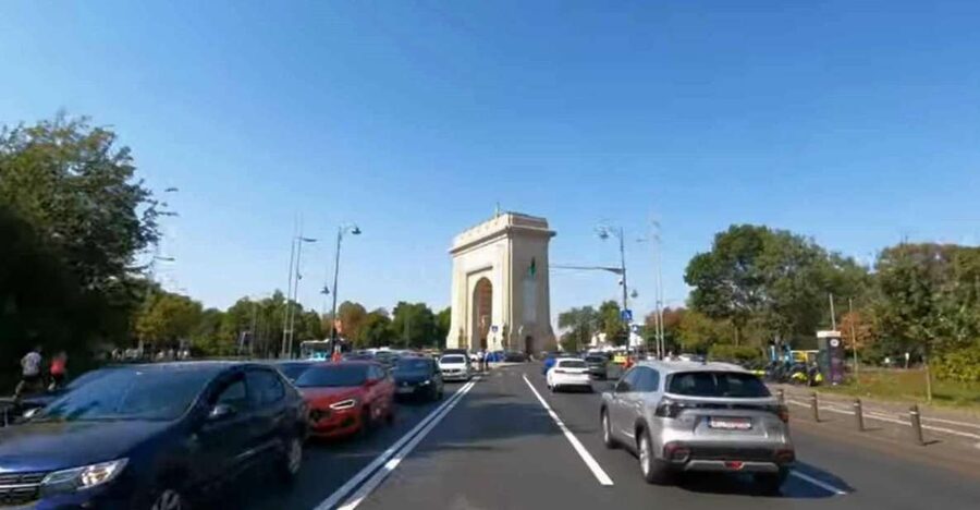 Bucharest by car - full day 'stop and visit' experience - Faith stops: Moscheea Veche and the Patriarchal Cathedral