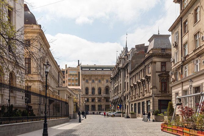 Bucharest Chronicles - End at Hanu’ Berarilor: a traditional inn to close the loop