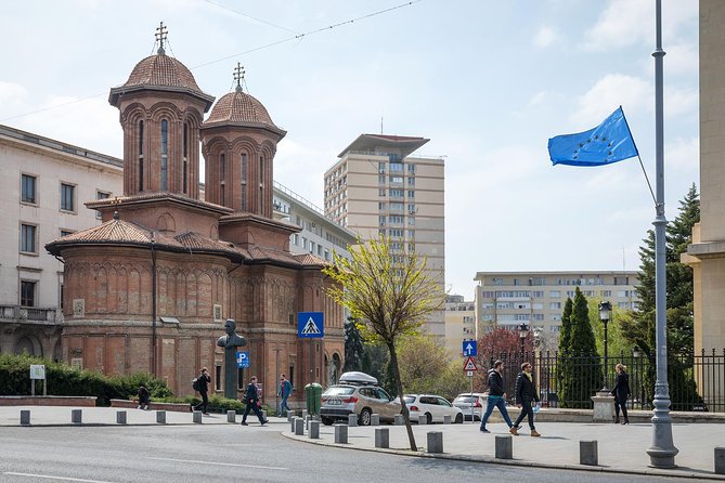 Bucharest Chronicles - Calea Victoriei: the street that changes costumes over time