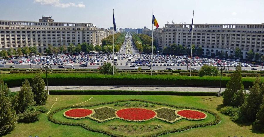 Bucharest: Communist Tour including Ceausescu Residence - The working-class neighborhood: housing as a political message