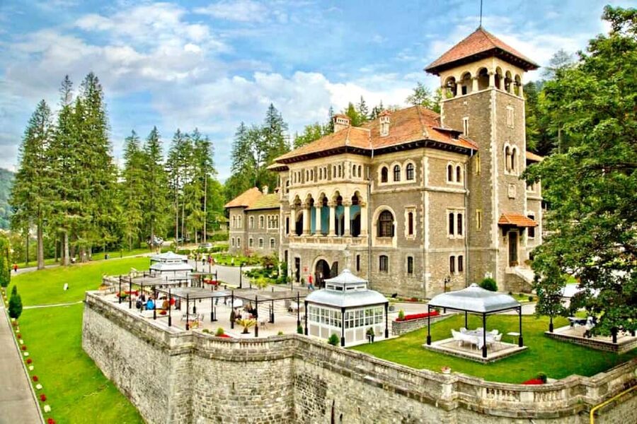 Bucharest: Day Trip 3 Castles Cantacuzino, Peles , Dracula’s - Pickup in Bucharest, Then a Clear Rhythm All Day