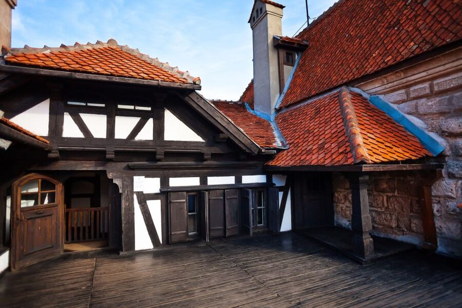 Bucharest: Day Trip to Dracula Castle, Peles Castle & Brașov - Key things to know before you go