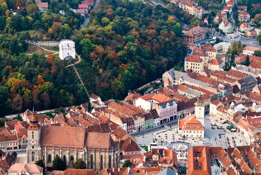 Bucharest: Dracula Castle, Peles Castle & Brasov Guided Tour - Key things you’ll notice on this Transylvania day trip