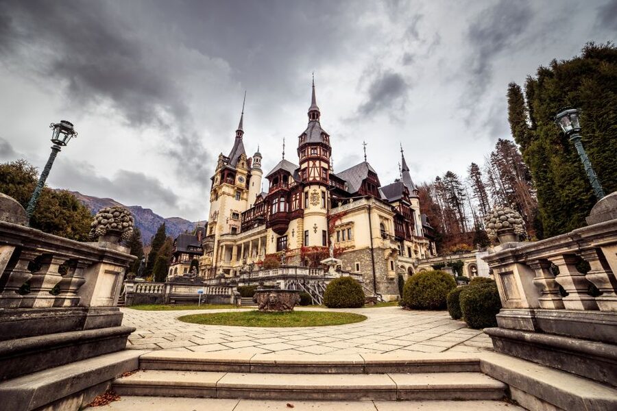 Bucharest: Dracula Castle, Peles Castle & Brasov Guided Tour - Who this tour suits best