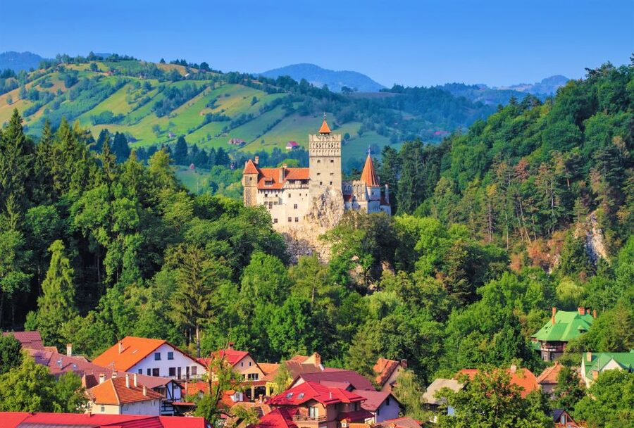 Bucharest: Dracula Castle, Peles Castle & Brasov Old Town - Why this Bucharest-to-Transylvania day trip feels worth it