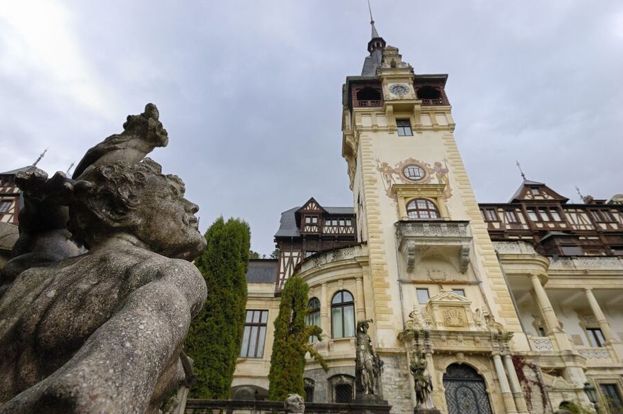 Bucharest: Dracula Castle, Peles Castle & Brasov Old Town - The coach ride, comfort, and why timing can shift