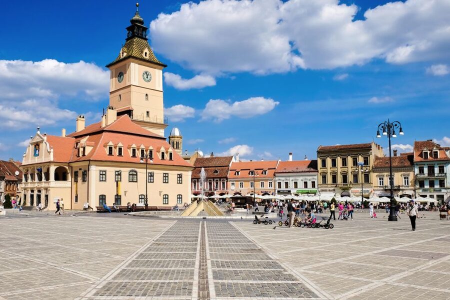 Bucharest: Dracula Castle, Peles Castle & Brasov Old Town - What you get for the money, and what costs extra