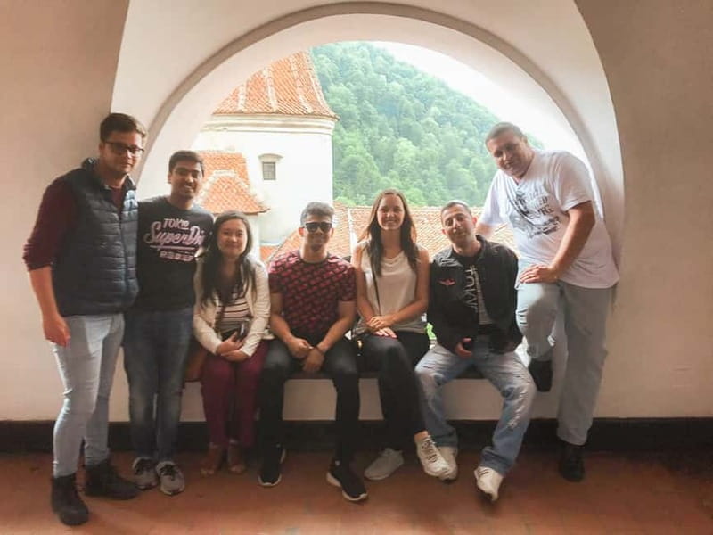 Bucharest: Dracula's Castle, Peleș Castle & Brașov Day Trip - Brașov Old Town walking tour: the medieval pause button