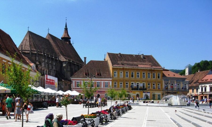 Bucharest: Dracula's Castle, Peles Castle, & Brasov Old Town - Should you book this Dracula, Peleș, and Brasov day trip?