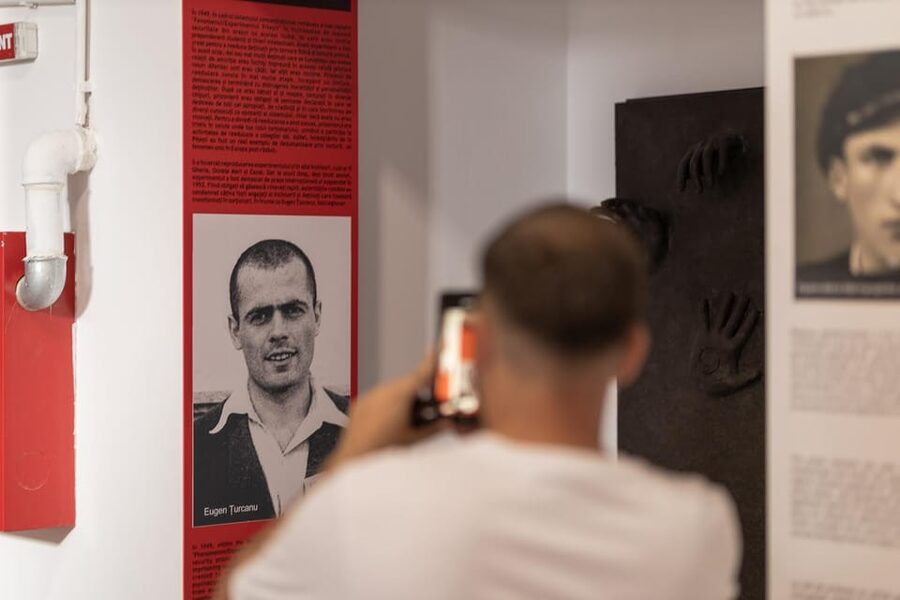 Bucharest: Entry ticket at the Museum of Communism - Coffee and house beer downstairs: your on-site break