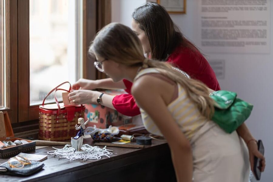 Bucharest: Entry ticket at the Museum of Communism - Hands-on exhibits: try clothes and read old books