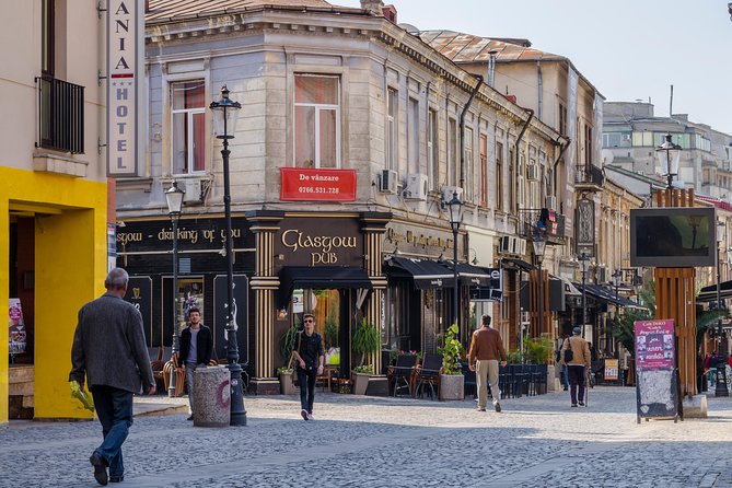 Bucharest Essential Tour: Old Town, Calea Victoriei & Communism - Stop 3: Piaka Revolukiei, the 1989 Turning Point in Real Space