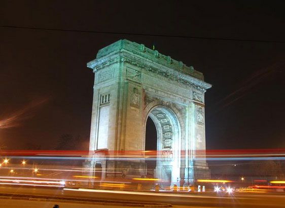 Bucharest Evening Tour and Traditional Dinner - The 1.5-hour city-lights drive: what you will actually see