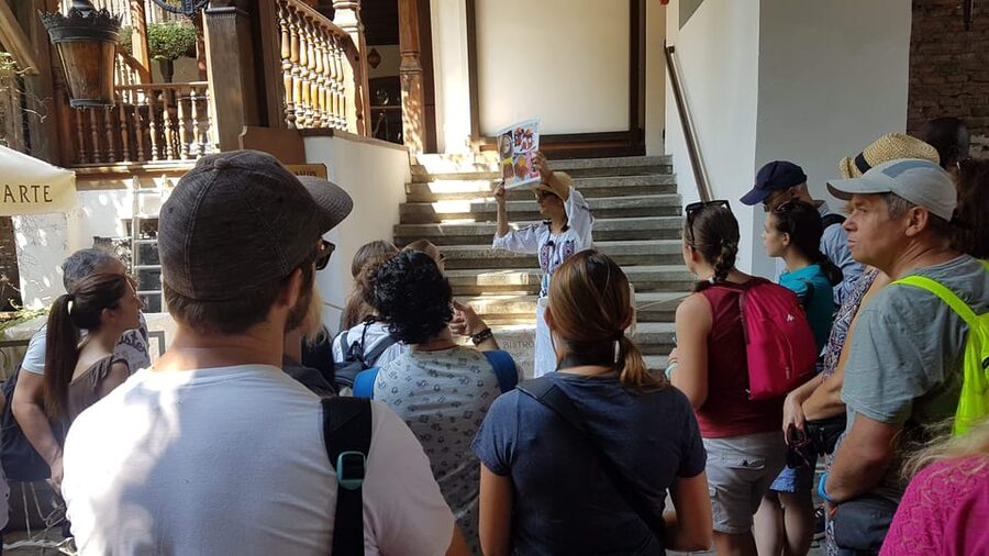 Bucharest: Guided Walking Tour with Romanian Snack - Hanu’ lui Manuc and the Old Town Mood