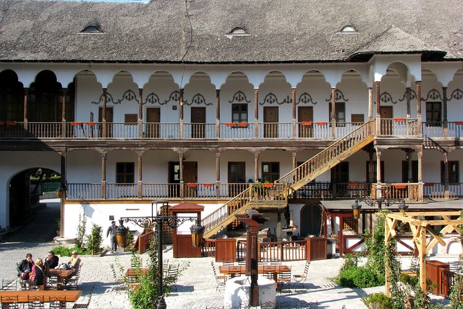 Bucharest Half a Day Bike Tour - How the itinerary “connects dots” from bank streets to monasteries