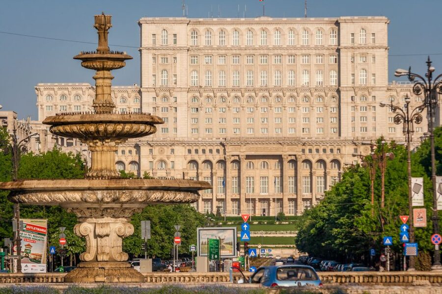 Bucharest: Half-Day Sightseeing Tour - Union, University, Romana, and Charles de Gaulle squares: photo stops with purpose