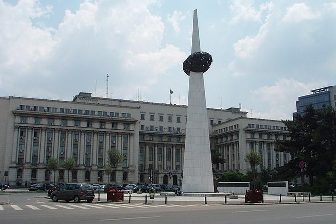 Bucharest Highlights Bike Tour - Hanul Gabroveni: Oriental Bucharest and a Photo Gallery Feel