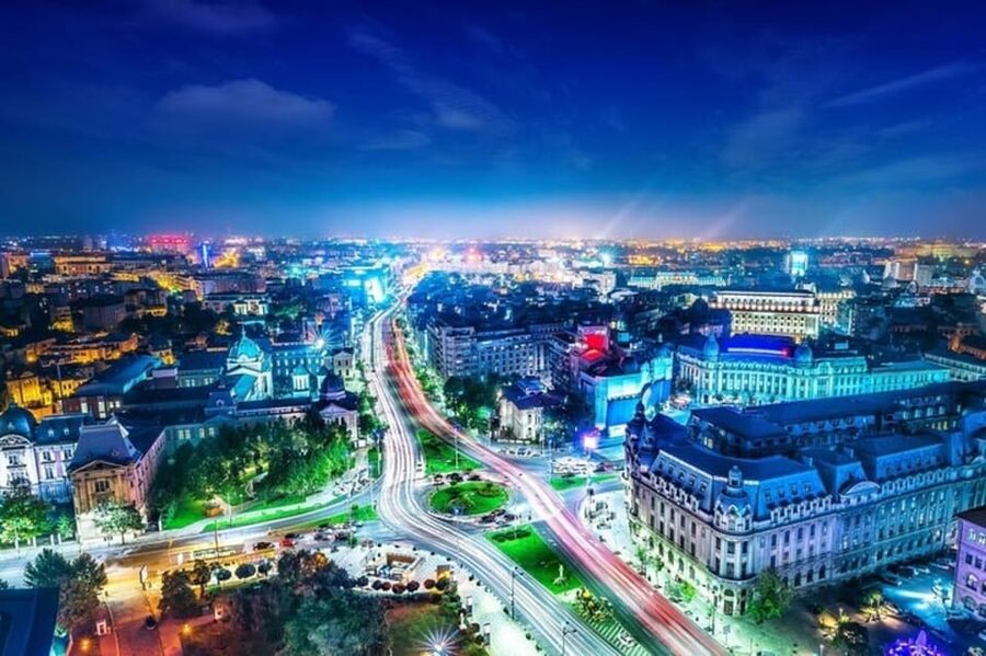 Bucharest : Highlights & Hidden Gems Walking Tour - Cismigiu Park: Your First Pause and a Quick Reset