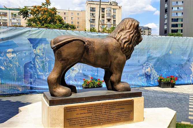 Bucharest Jewish Heritage | Holocaust Memorial | Private Car Tour - Stop 4: Teatrul Evreiesc de Stat in a quick 5 minute photo stop
