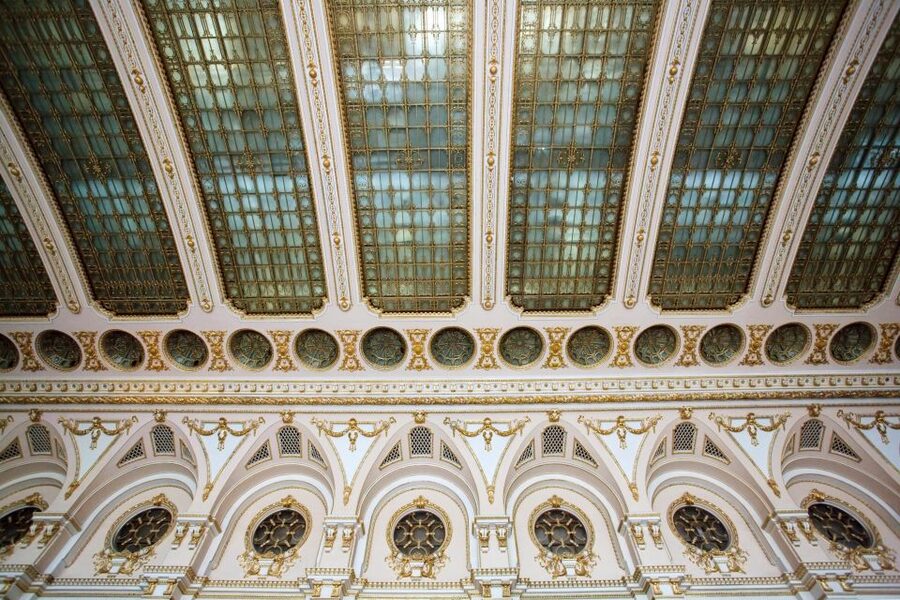 Bucharest: Parliament Palace Skip-the-line Ticket - The guide makes or breaks the experience