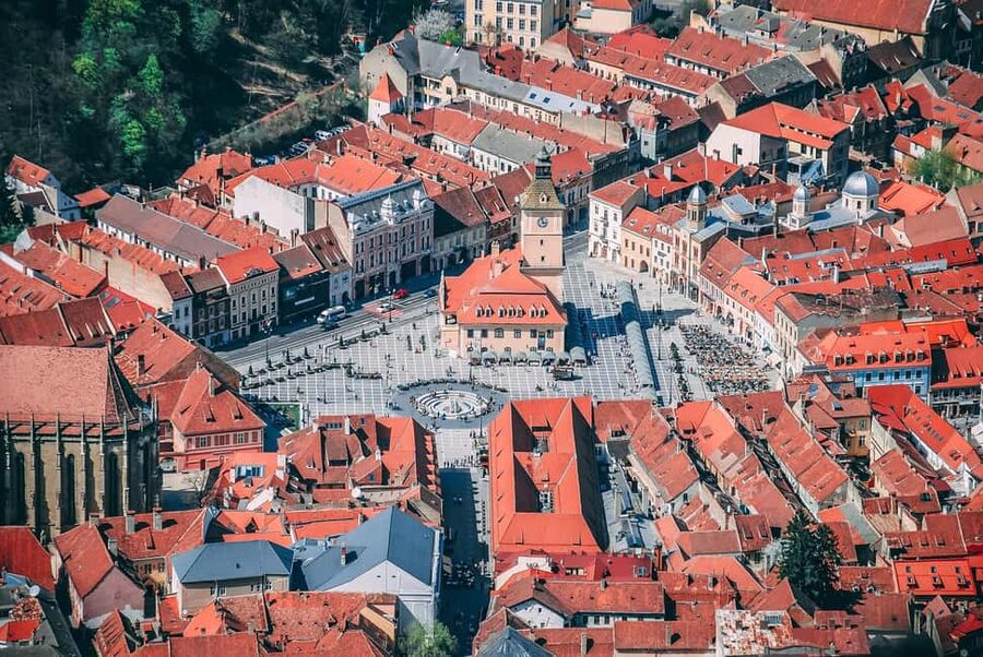 Bucharest: Peles Castle, Bran Castle & Brașov Day Tour - Guide Quality: Alex, Gabriel, and Ariana as a Good Signal