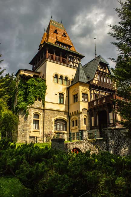 Bucharest: Peles Castle, Bran Castle & Brașov Day Tour - Who This Day Trip Suits Best