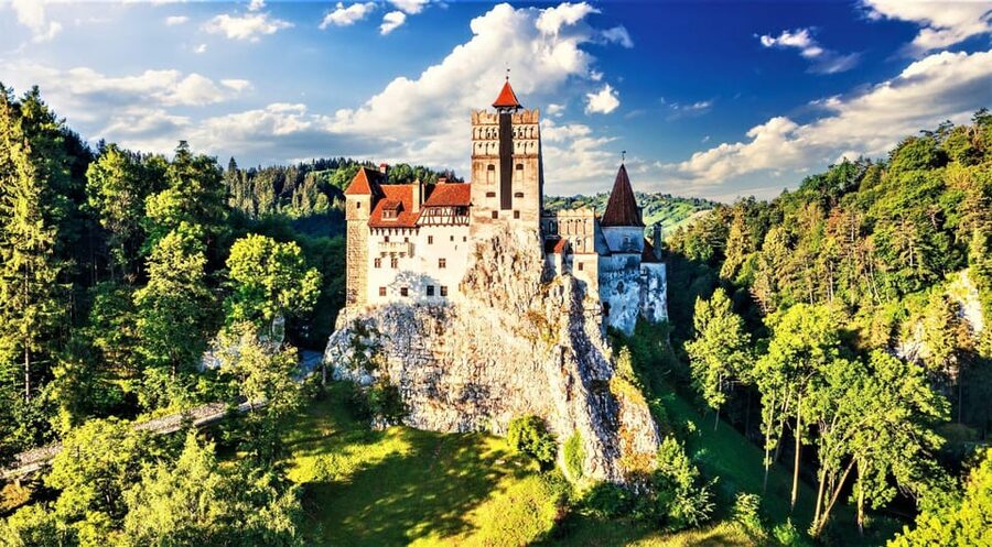 Bucharest: Peles Castle, Bran Castle, & Brasov Old Town Tour - Why This Bucharest Castles Day Trip Works So Well
