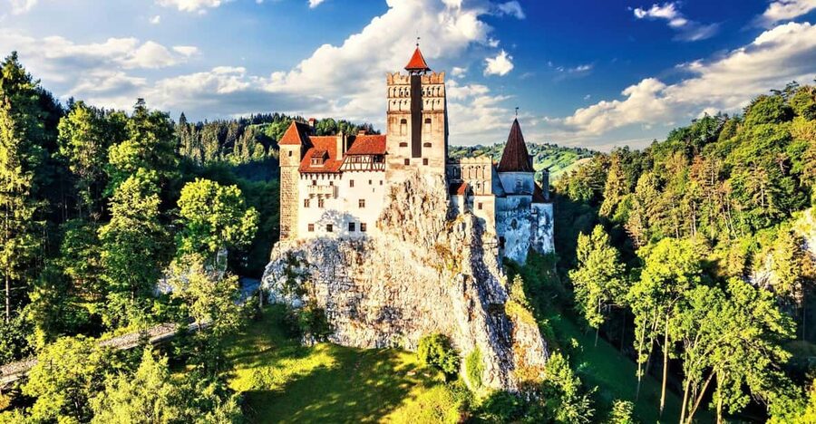 Bucharest: Peles Castle, Bran Castle, & Brasov Old Town Tour - Bucharest to Sinaia: The Coach Ride That Sets the Mood