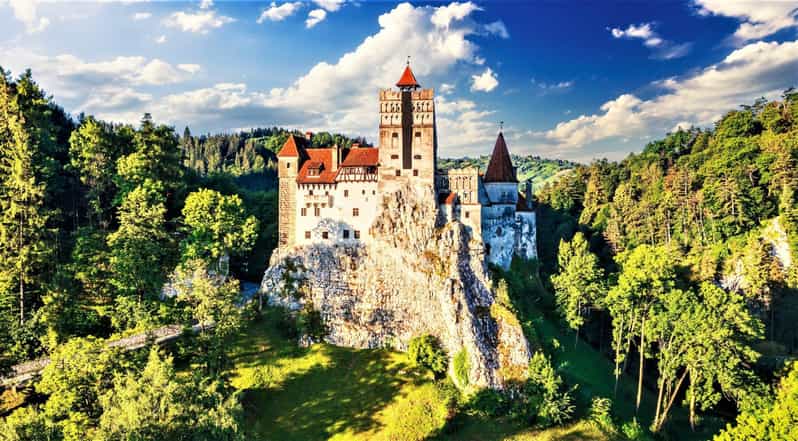 Bucharest: Peles Castle, Bran Castle, & Brasov Old Town Tour - Bran Castle: Dracula’s Name, Border History, and Crowds to Expect