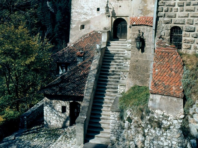 Bucharest: Peles Castle, Dracula's Castle and Brasov Tour - Time on the Road: Getting Value from a 12-Hour Schedule