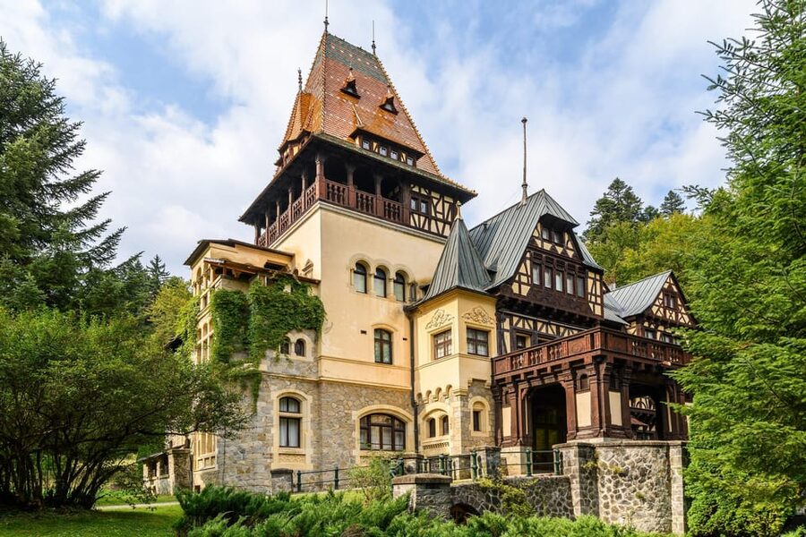 Bucharest: Peles & Dracula's Castle and Brasov Full-Day Trip - Price and what to budget for, including ticket timing