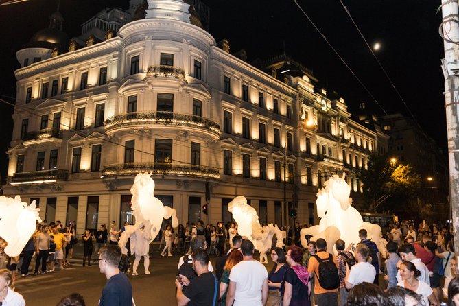 Bucharest Pub Crawl in the Old Town - Guides and group dynamics: why the crawl works (when it works best)