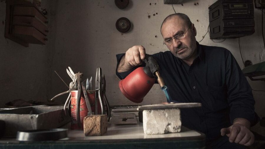 Bucharest: Real Roma Community - Crafting Workshop - My take: should you book this Bucharest Roma crafting workshop?